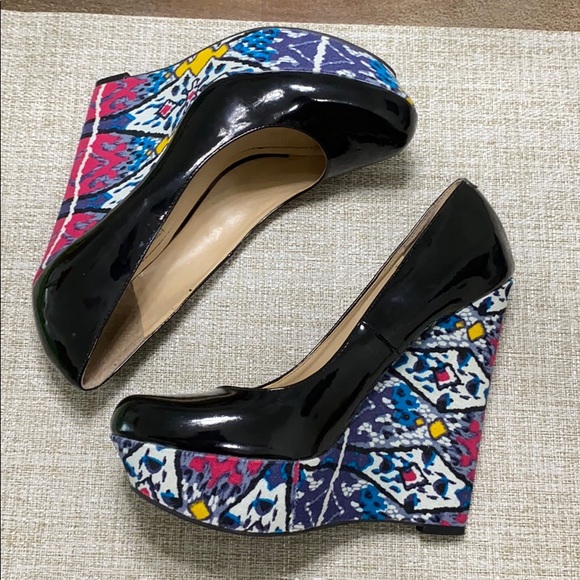 Steve Madden round toe black w/multicolor platform - Picture 2 of 11
